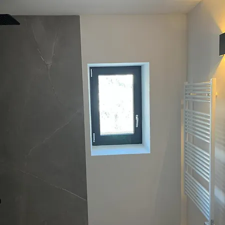 The View, Alleinstehendes 4½ Zi Berghaus Oberhalb *