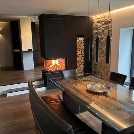 The View, Alleinstehendes 4½ Zi Berghaus Oberhalb Feriehus Poschiavo