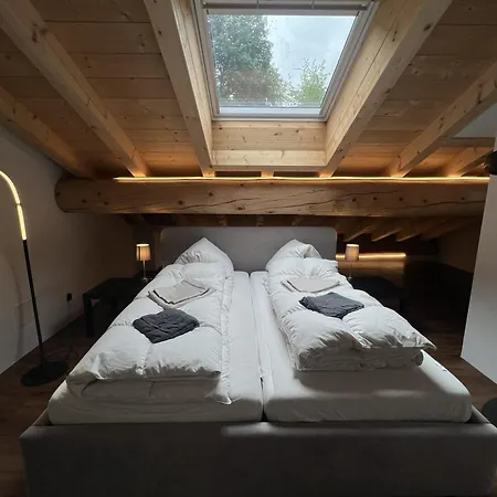The View, Alleinstehendes 4½ Zi Berghaus Oberhalb Feriehus