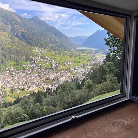 The View, Alleinstehendes 4½ Zi Berghaus Oberhalb * Poschiavo