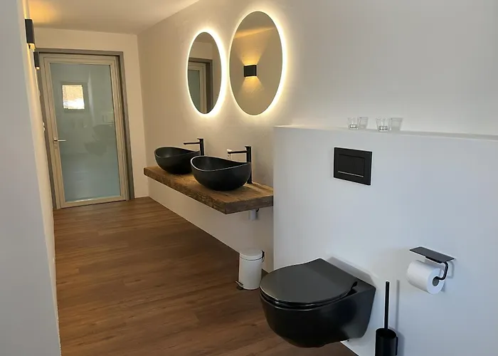 The View, Alleinstehendes 4½ Zi Berghaus Oberhalb Poschiavo