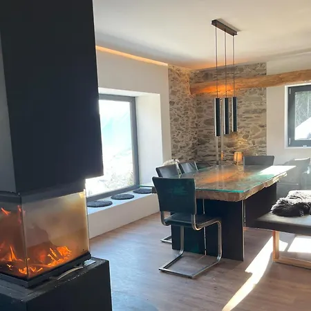 The View, Alleinstehendes 4½ Zi Berghaus Oberhalb Poschiavo