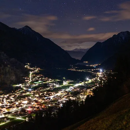 The View, Alleinstehendes 4½ Zi Berghaus Oberhalb Hébergement de vacances Poschiavo